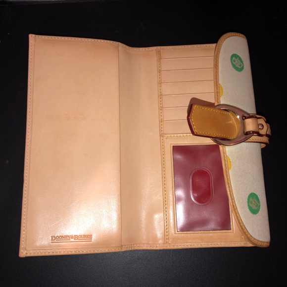 Dooney & Bourke Womens Buckle Wallet - Picture 3 of 7